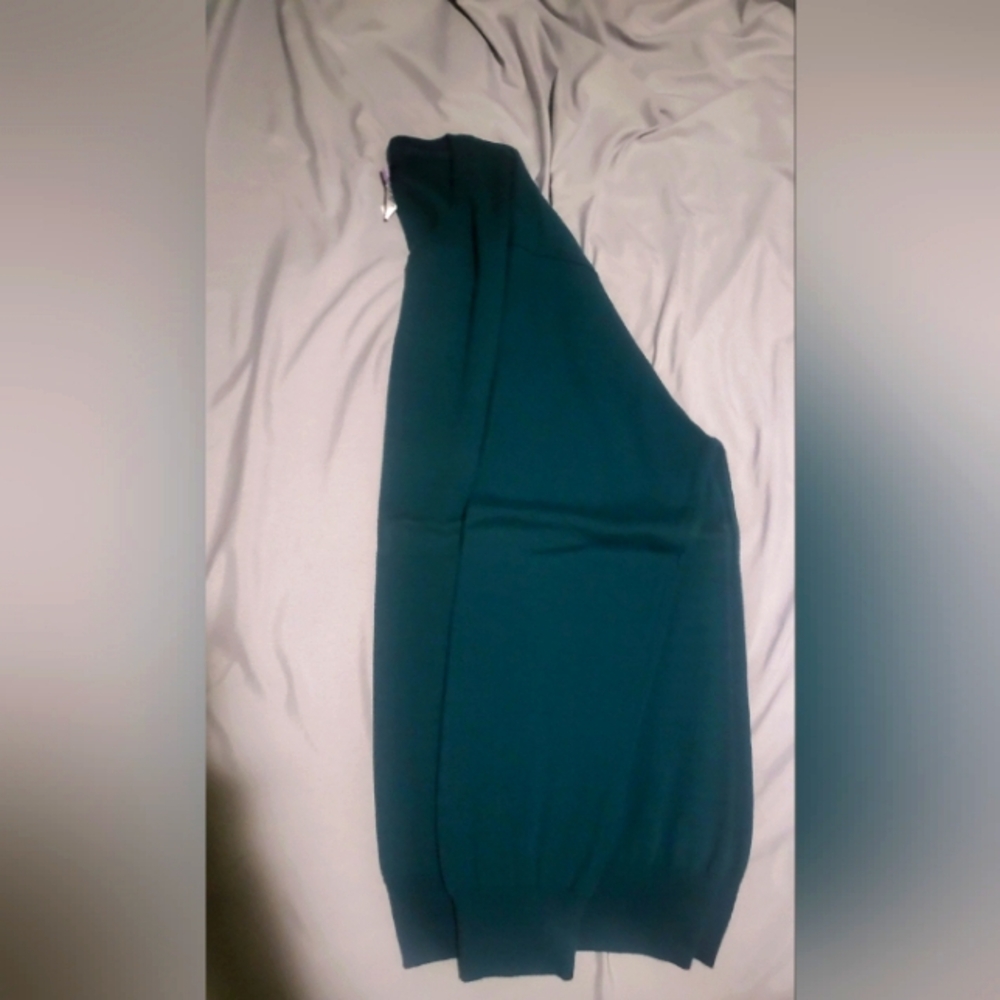 Basic Edition Mens Xl Long Sleeve V Neck Green Sweater
